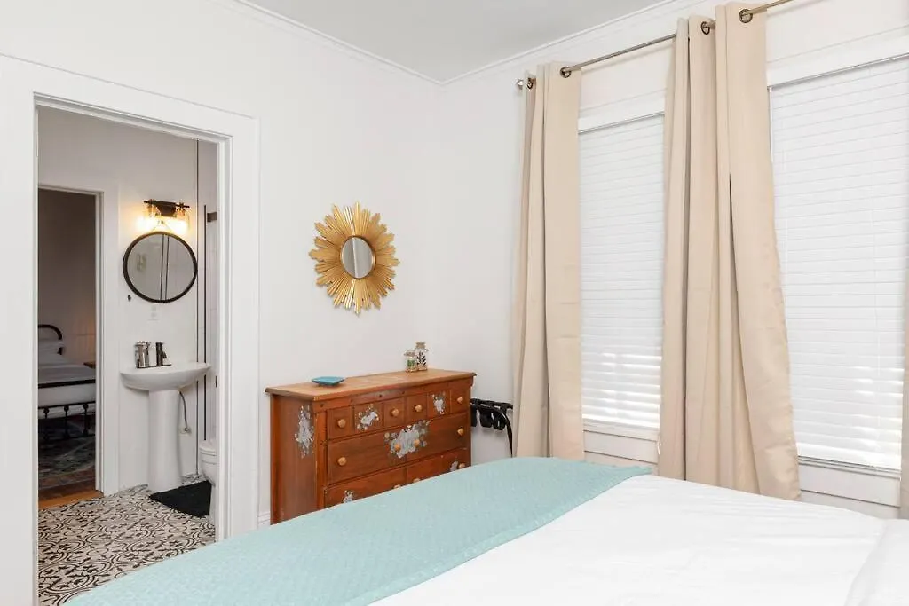 Holiday home Historic Cherry Bungalow House - Midtown Charlotte
