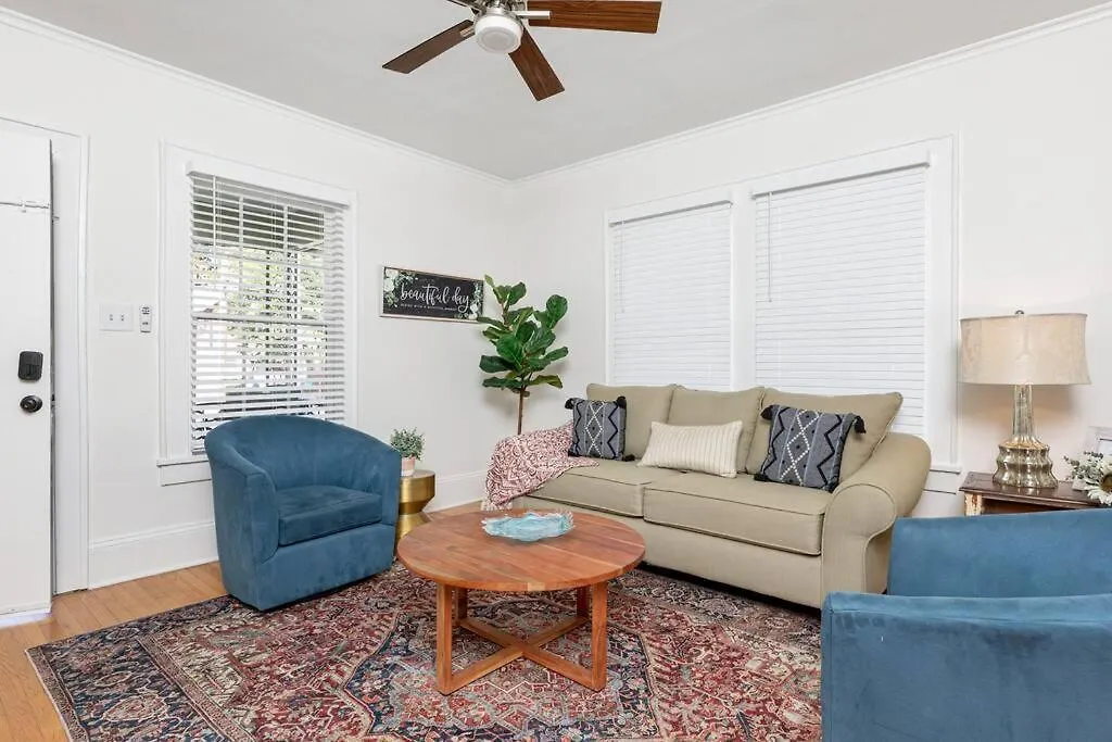 Historic Cherry Bungalow House - Midtown Charlotte Holiday home