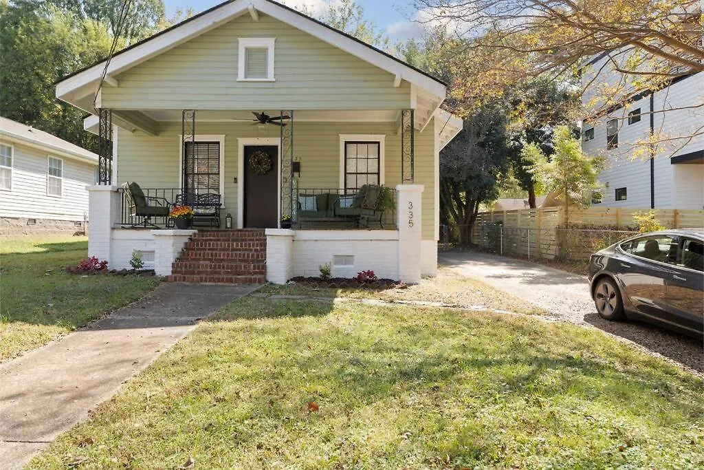 Historic Cherry Bungalow House - Midtown Charlotte